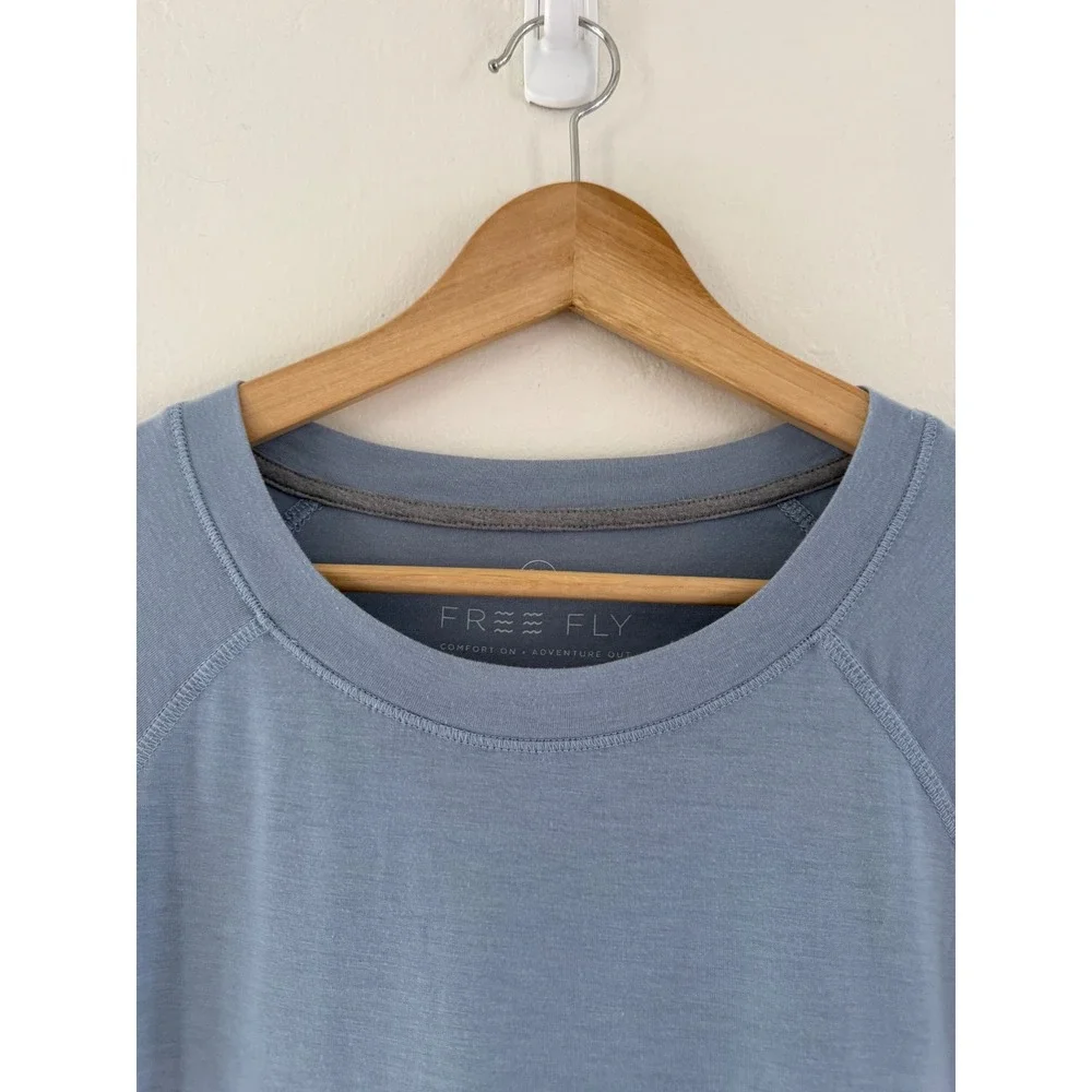 Free Fly Womens Bamboo Long Sleeve Top Light Blue Crew Neck Thumbholes Size M - Picture 4 of 6